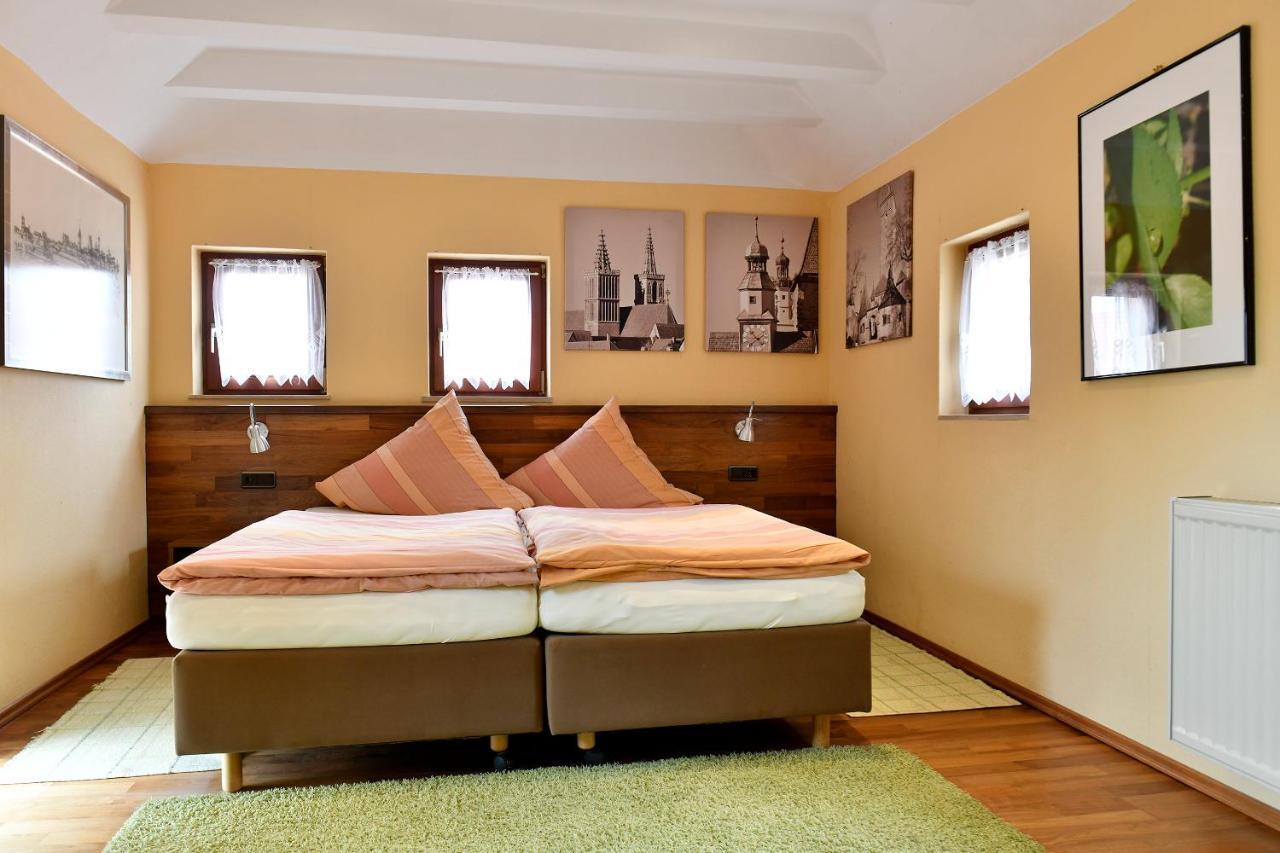 Landhotel Schwarzes Ross Steinsfeld Room photo