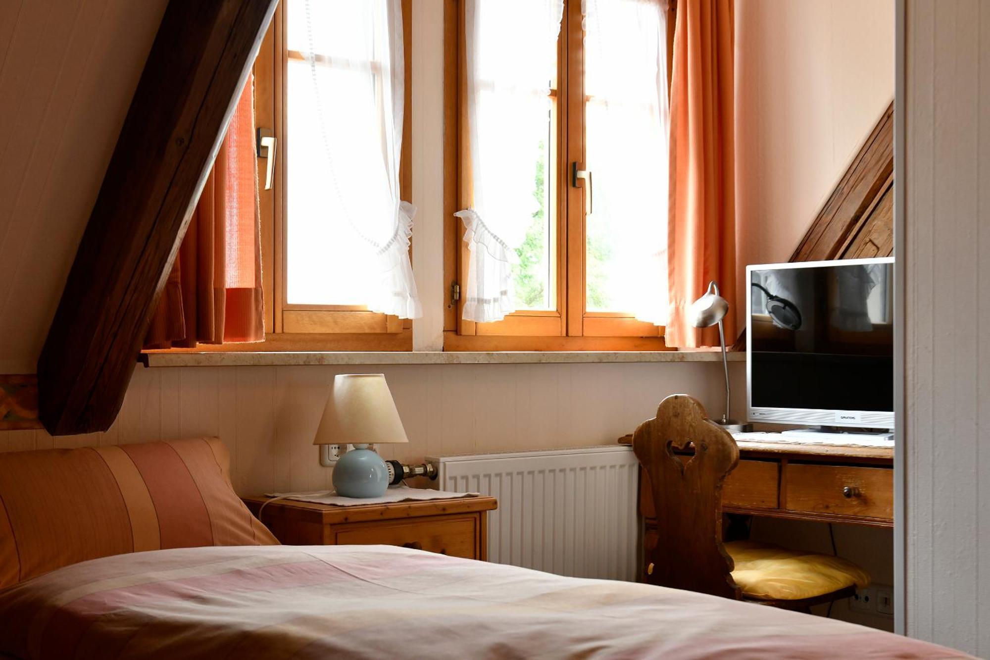 Landhotel Schwarzes Ross Steinsfeld Room photo